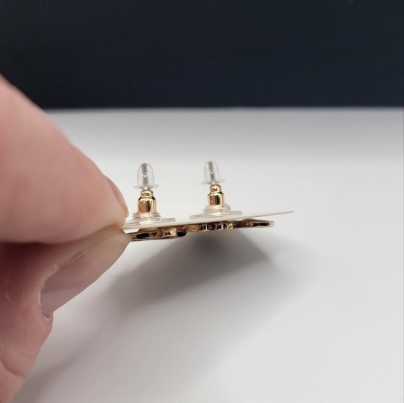 New Black Cat Stud Earrings - Picture 3 of 3